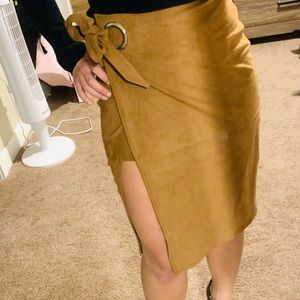 Wrap skirt - size 4 -suede